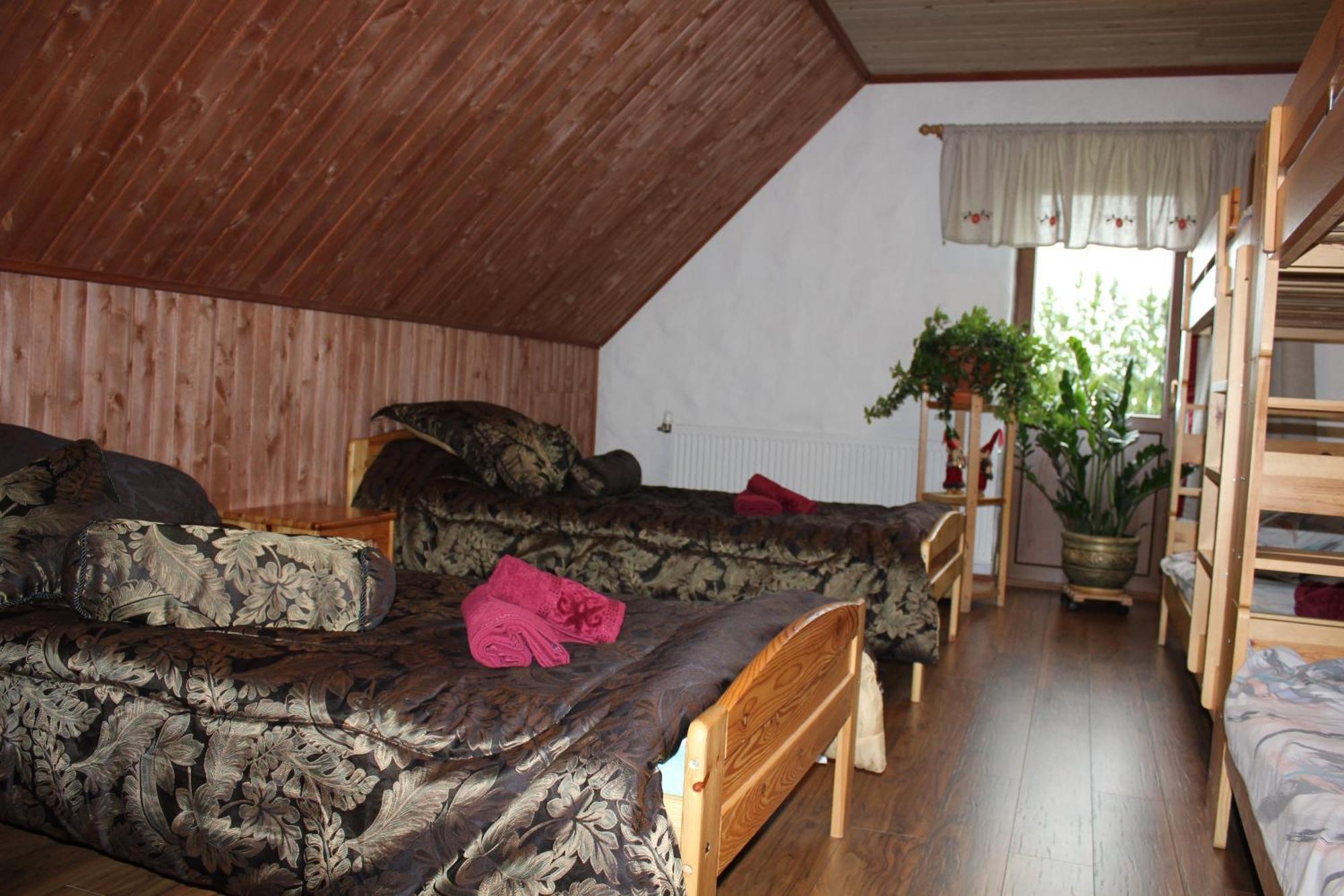 Krapi Guesthouse Treimani Habitación foto
