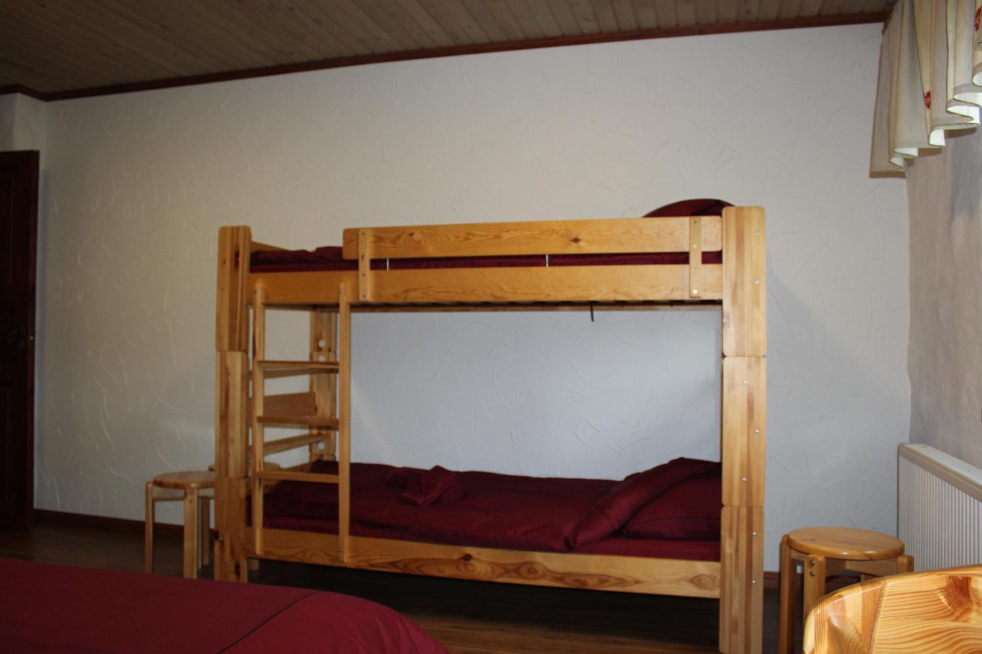 Krapi Guesthouse Treimani Habitación foto