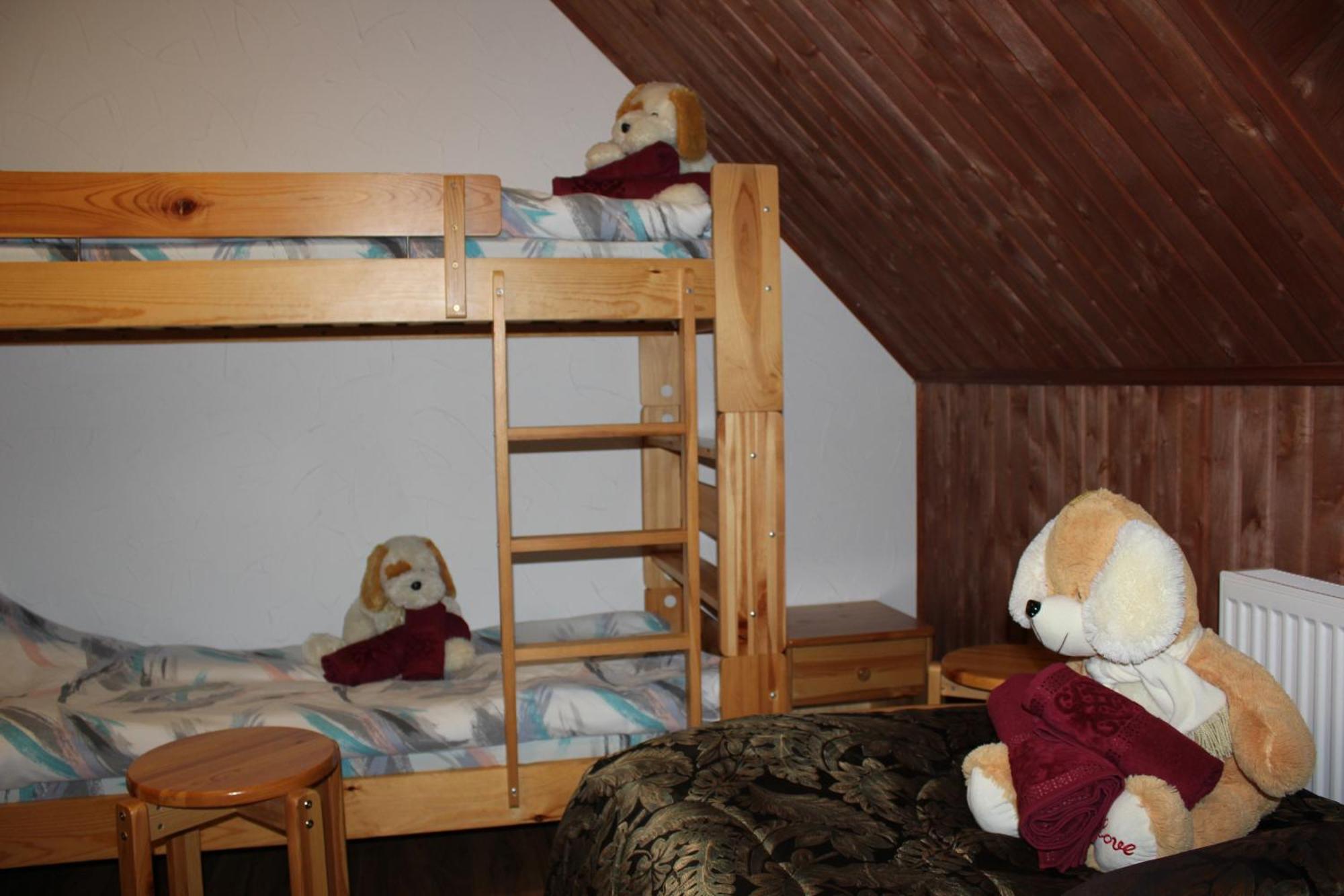 Krapi Guesthouse Treimani Habitación foto