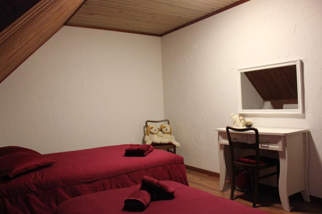 Krapi Guesthouse Treimani Habitación foto